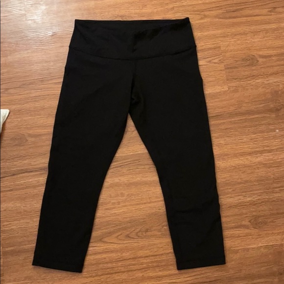Size 8 - Wunder Under Crop Leggings - Picture 1 of 2